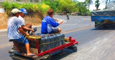 Die Philippinen im Video - Ungewöhnlicher Wassertransport in CDO
