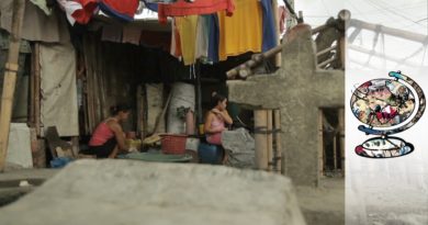Die Philippinen im Video - Eine Dorfgemeinschaft lebt und wohnt auf dem Friedhof