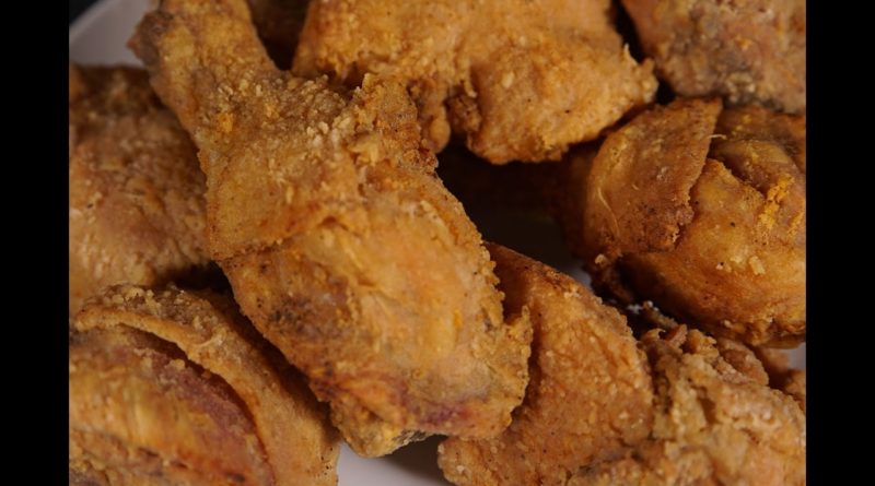 Die Philippinen im Video - Zubereitung von Jollybee Fried Chicken