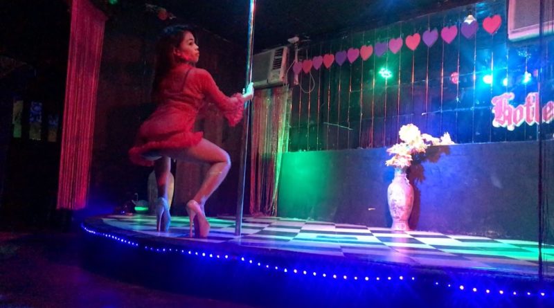 Die Philippinen im Video - Tänzerin in einer Girly Barl in Davao