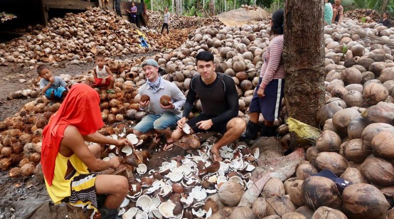 Die Philippinen im Video - Alle etwas "nuts" wegen "Coconuts"