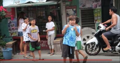 Die Philippinen im Video - Die Drei Finger Bande von Angeles City