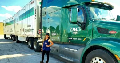 Die Philippinen im Video - Philippinische Truck-Fahrerin