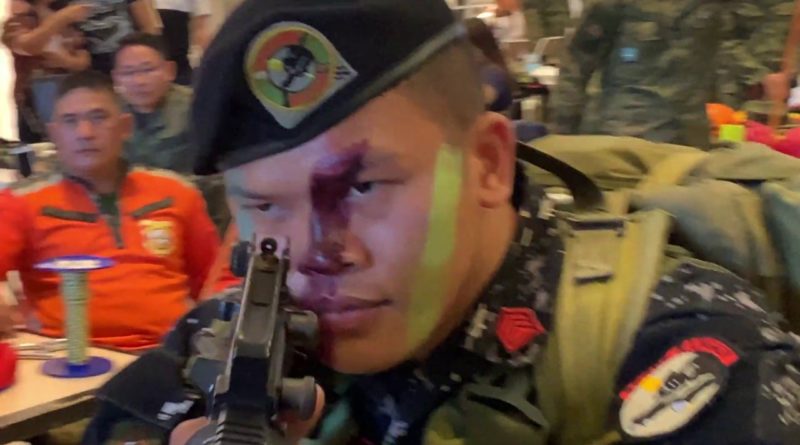 Die Philippinen im Video - Scout Ranger Demonstration in der Mall