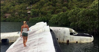 Die Philippinen im Video - Verlassenes Flugzeugwrack zwischen den Inseln