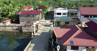 Die Philippinenim Video - Das Dorf Loreto auf Dinagat