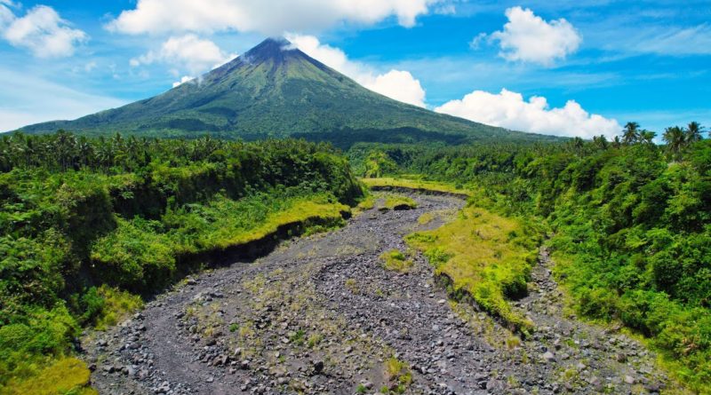 Die Philippinen im Video - Unüberwindliche Schönheit und symmetrisches konisches Aussehen | Vulkan Mayon